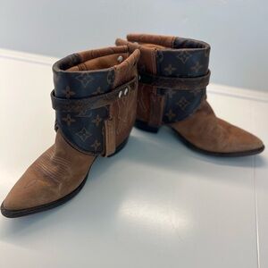 CANTY BOOTS Louis Vuitton $1000 size 7 1/2